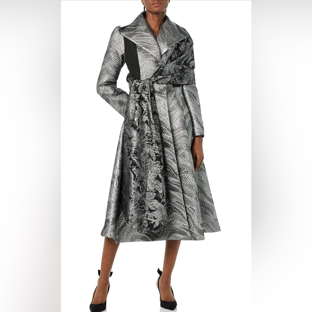 NEW- MAKING THE CUT Women's Standard Metallic Jaquard Coat & Scarf COLOR: Silver